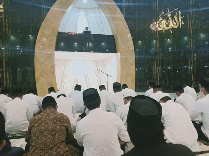 Masjid Terapung BJ.Habibie Mulai Difungsikan - Paddennuang.com